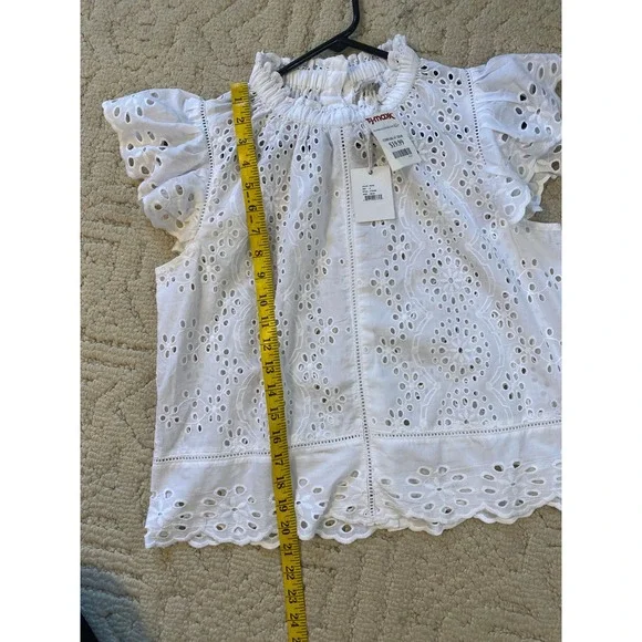 Jennifer & Grace White Eyelet Lace Flutter Sleeve Button Back Blouse Small - Picture 8 of 8